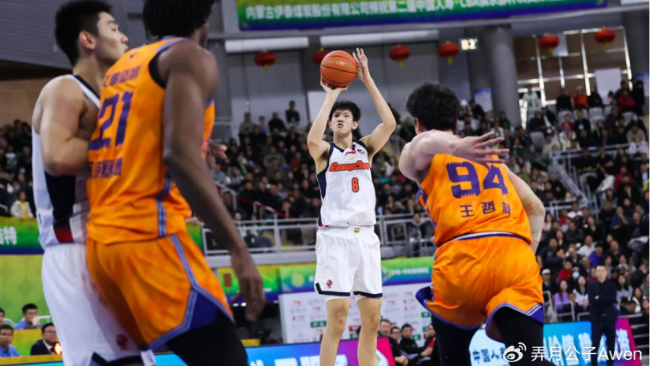 上半场独砍10分，下半场却几乎被DNP，球迷：你也指着杜锋骂一次