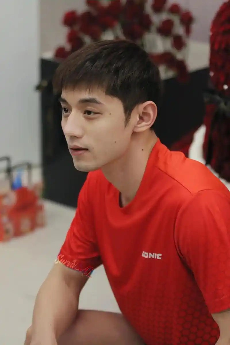 不再沉默，开火刘国梁，张继科：三根韧带撕裂非要我去深圳打比赛