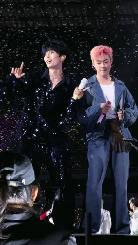 也没人告诉我7799也这么有节目啊差点儿没给我笑死哈哈哈哈哈