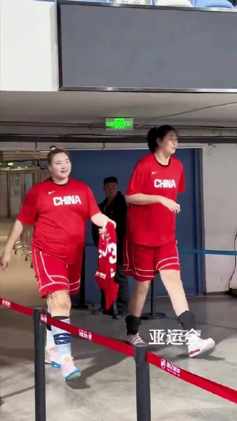 中国女篮亚运会首秀对阵泰国女篮，张子宇、刘禹彤双塔出战，韩旭缺席比赛。祝福中国女篮取得亚运会好成绩。