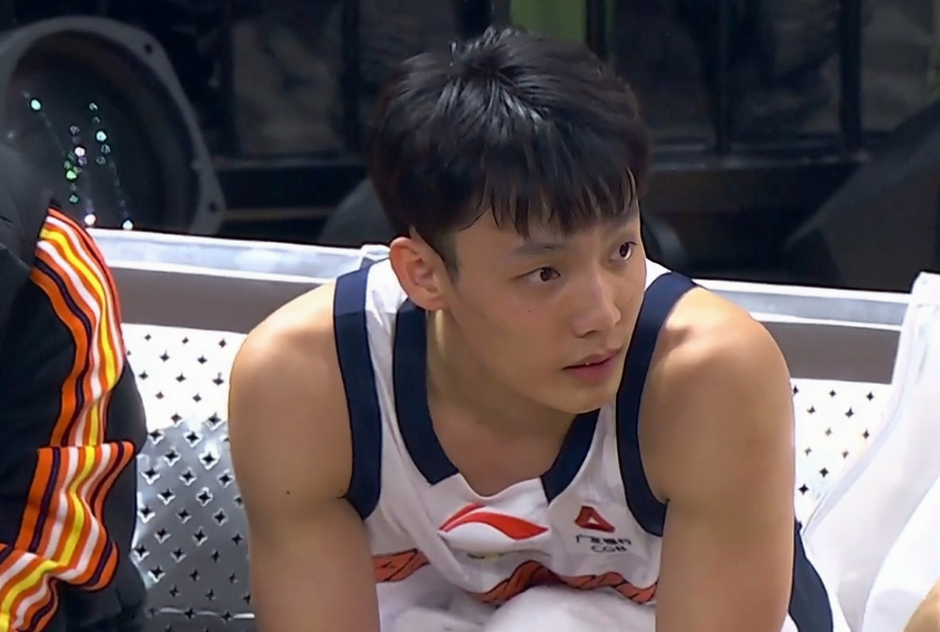 广东狂胜合肥33分：徐杰23+6+7三分 胡明轩复出10分