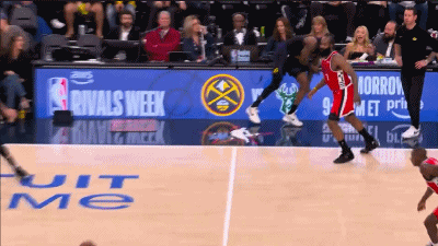 东契奇关键空位三分拒投成笑柄！被骂上全美热搜 遭嘲讽是最差运动员