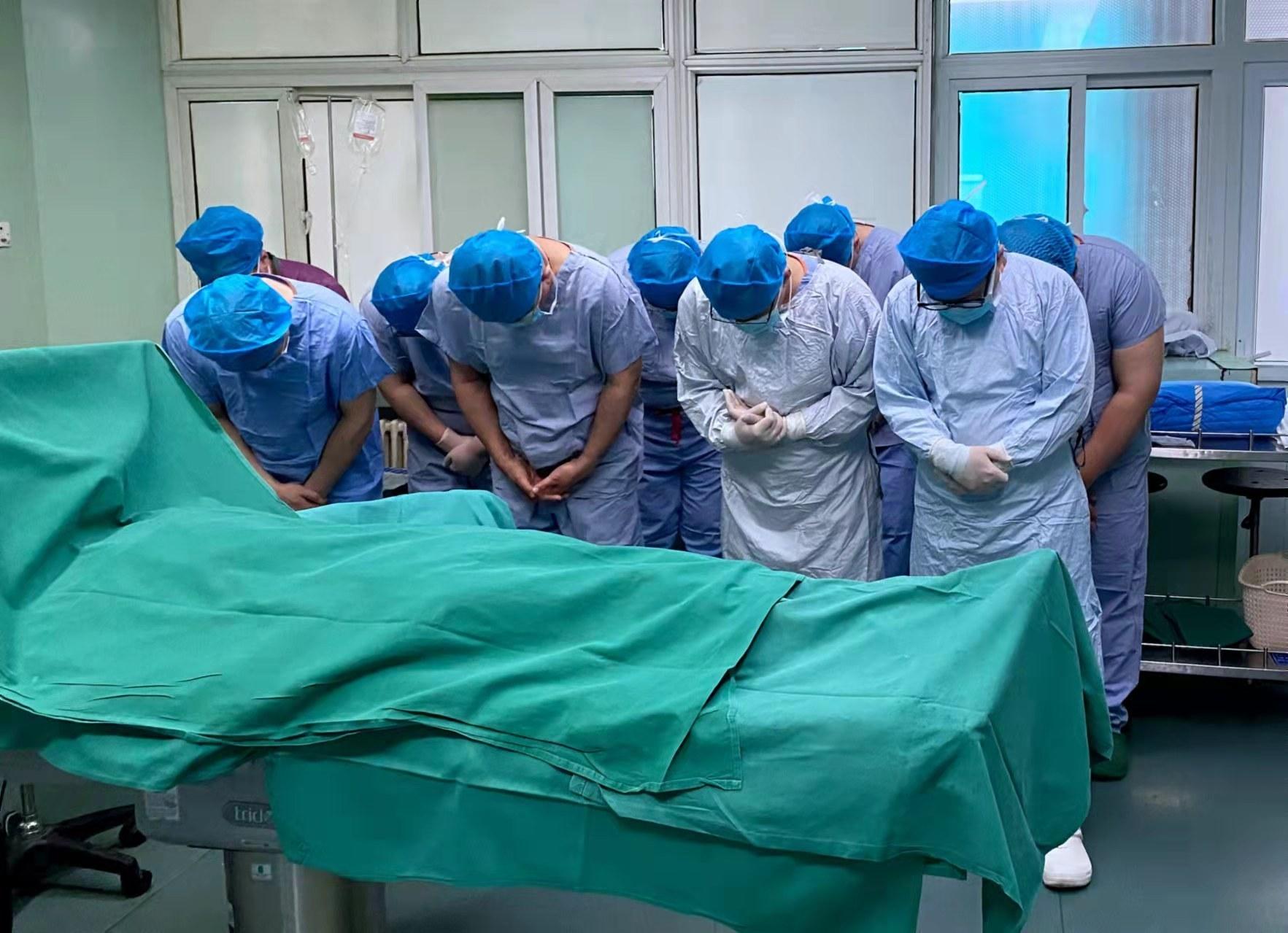 21岁小伙脑出血去世,父母按其愿望捐献器官救助5人休闲区蓝鸢梦想 - Www.slyday.coM 21岁小伙脑出血去世,父母按其愿望捐献器官救助5人休闲区蓝鸢梦想 - Www.slyday.coM