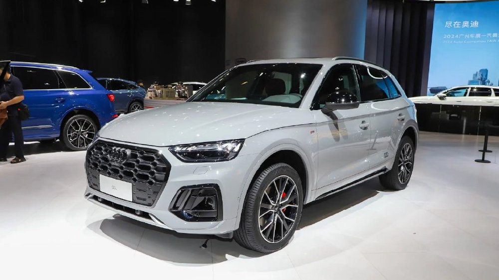 奔驰GLC咬牙降到26.48万！奥迪Q5L冷笑：谁敢比我狠！