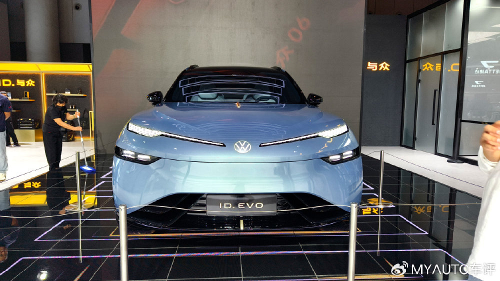 实拍金标大众ID.EVO概念车联袂与众06定义未来出行