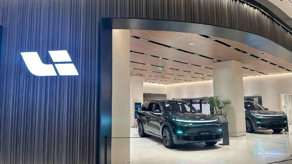 理想MEGA的一场大火，会不会“烧了”李想的理想？