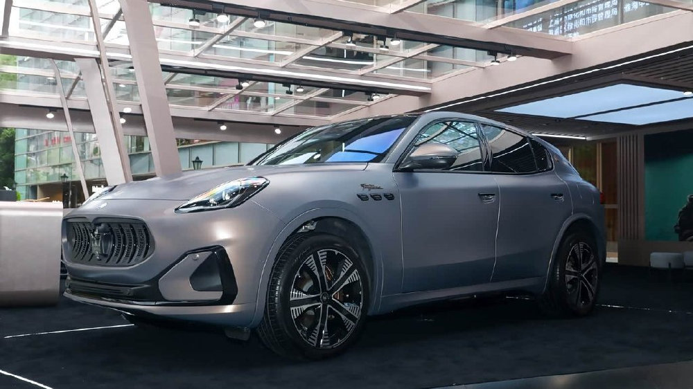 玛莎拉蒂豁出去了！从89.88万跌至35.88万，小米YU7危险了？