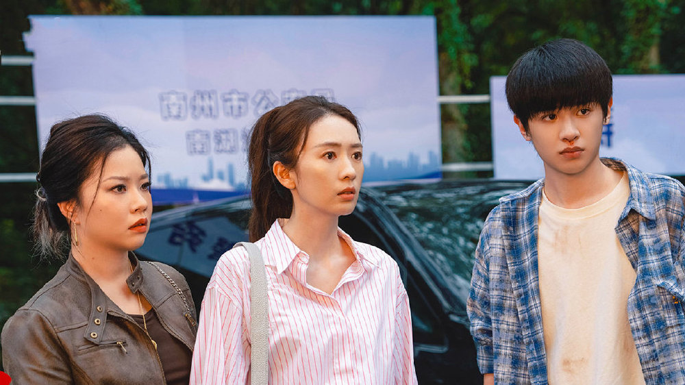 《四喜》：刚开播童瑶就失去挚爱，蒋欣又演了个樊胜美