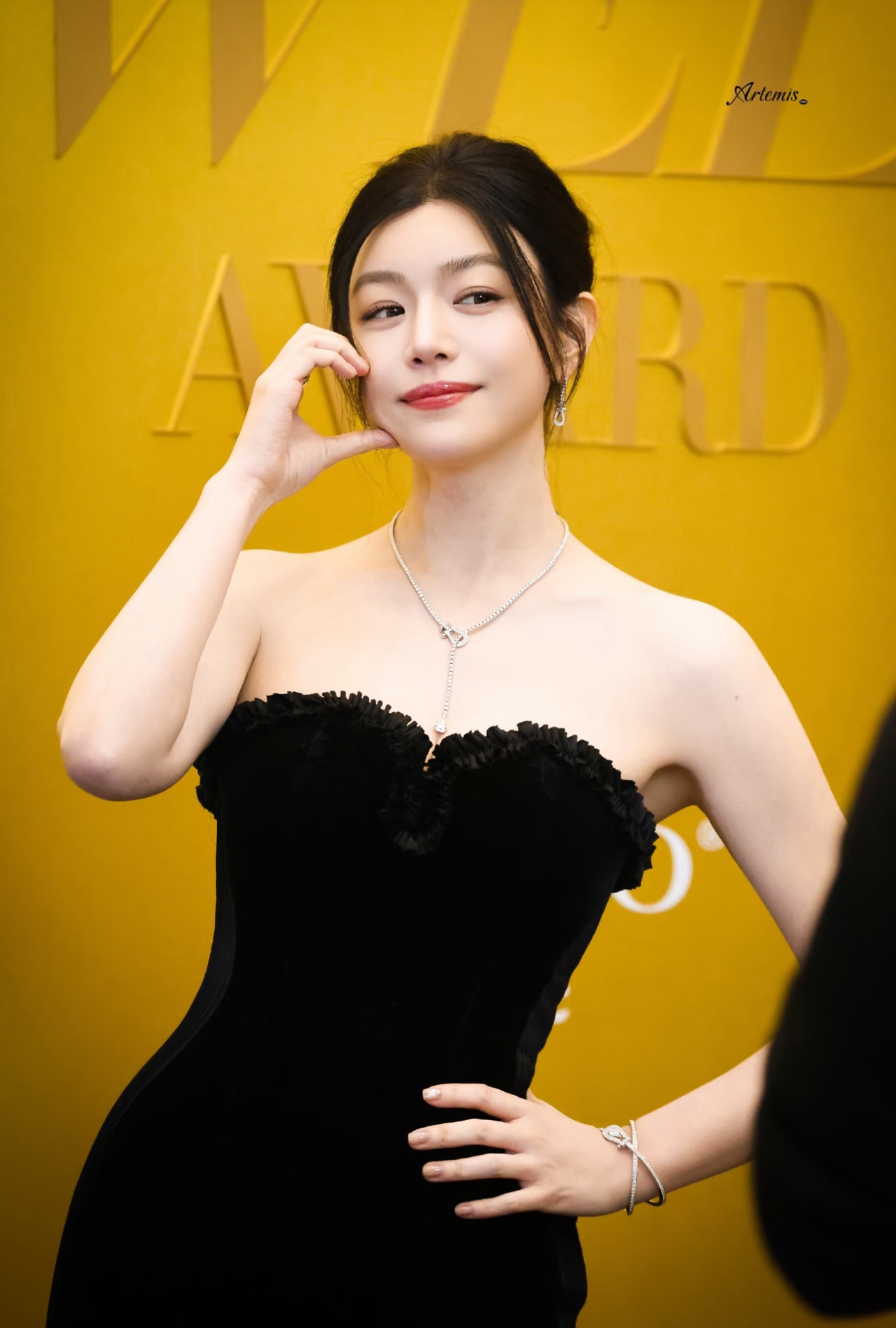 妹妹姐的脸颊比心要甜死谁