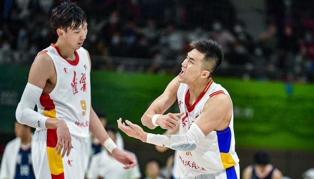中国男篮喜从天降!海外一哥喊话杜锋有召必回,是<a href=