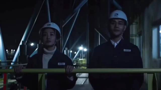 镇海炼化夜晚灯火通明展现中国工业之美