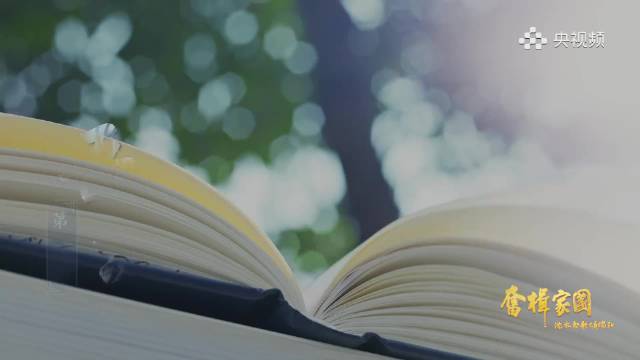 宋轶一袭紫裙登场,搭档张远献唱《你是人间的四月天》,把林徽因的浪漫揉进歌里