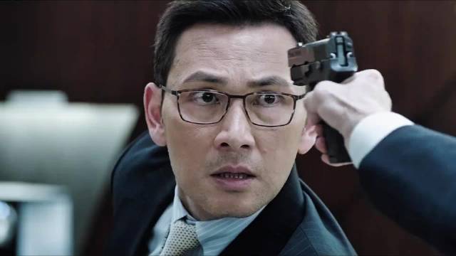 《寒战》李文斌枪口指内鬼，台词骗反派，确实高明！