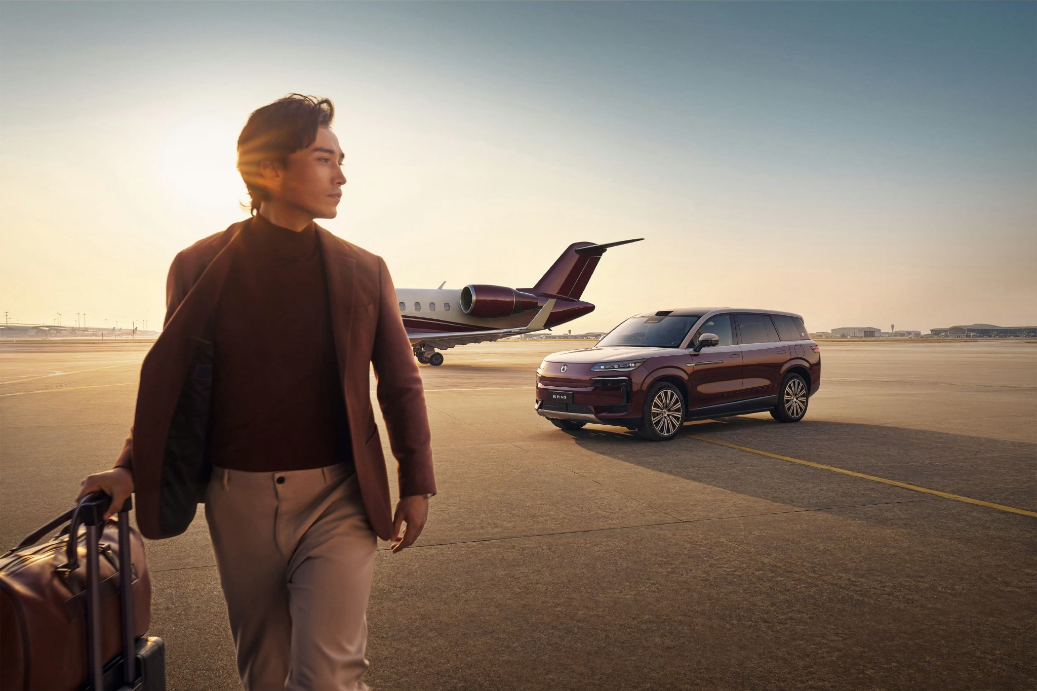 腾势N9，符合一台豪华车定位，该有的用车需求！