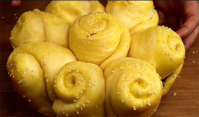 开云APP 开云官网入口面包的懒人做法在家轻松做出来香甜柔软又拉丝孩子超喜欢