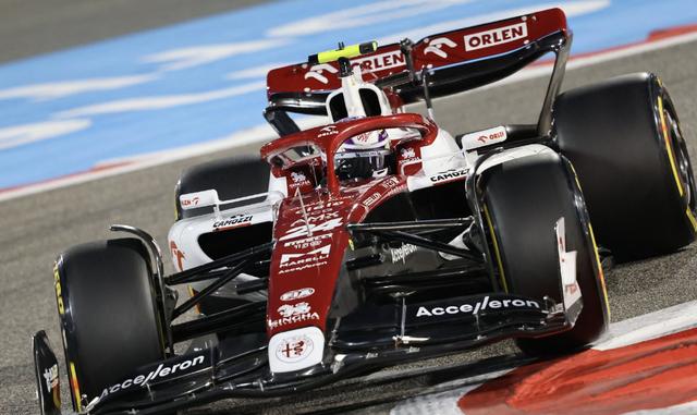 排位赛第15完成F1首秀,周冠宇头盔上的“上海三件套”亮了休闲区蓝鸢梦想 - Www.slyday.coM 排位赛第15完成F1首秀,周冠宇头盔上的“上海三件套”亮了休闲区蓝鸢梦想 - Www.slyday.coM