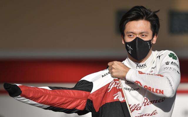 排位赛第15完成F1首秀,周冠宇头盔上的“上海三件套”亮了休闲区蓝鸢梦想 - Www.slyday.coM 排位赛第15完成F1首秀,周冠宇头盔上的“上海三件套”亮了休闲区蓝鸢梦想 - Www.slyday.coM