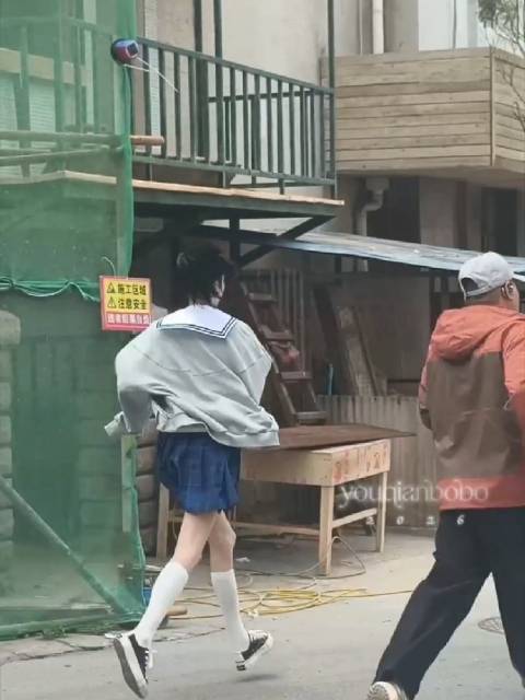 你就像风在说话顺着我方向~@关晓彤 关晓彤我与爱同谋