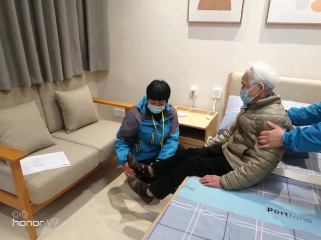 为疫情中的独居老人撑起保护伞|福寿康暖心在行动休闲区蓝鸢梦想 - Www.slyday.coM 为疫情中的独居老人撑起保护伞|福寿康暖心在行动休闲区蓝鸢梦想 - Www.slyday.coM