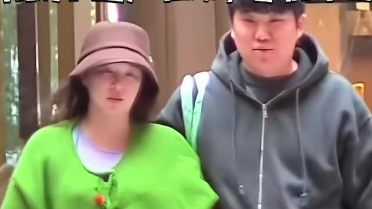 阚清子生子引发争议，爆料人称宝宝出生多处畸形，已救治无效去世