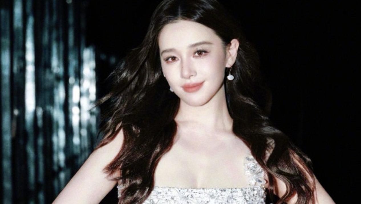 阚清子的白月光礼服，把仙气儿穿成了落在人间的星