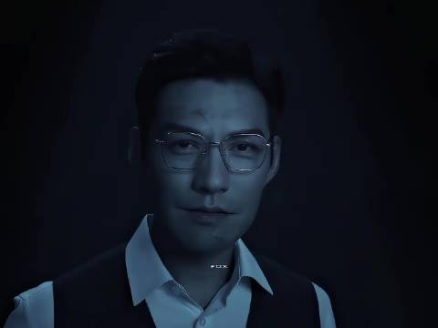 严屹宽沉浸艺术创作专注新作七根心简