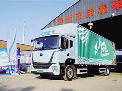 郑州新能源重卡按下智能“加速键”