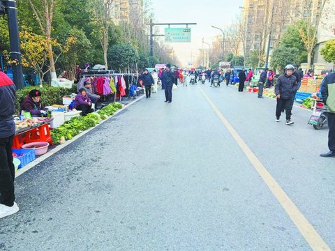 “潮汐市场”消除无序摆摊隐患