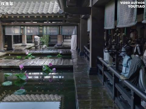 “臣本布衣，躬耕南阳，苟全性命于乱世，不求闻达于诸侯”