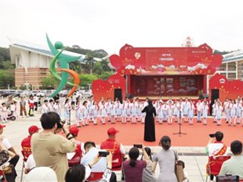 让红色基因在青少年心中生根发芽