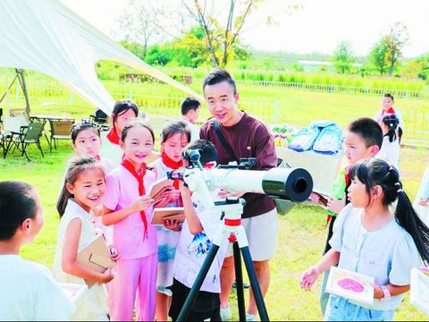 师恩润乡土  智行向未来