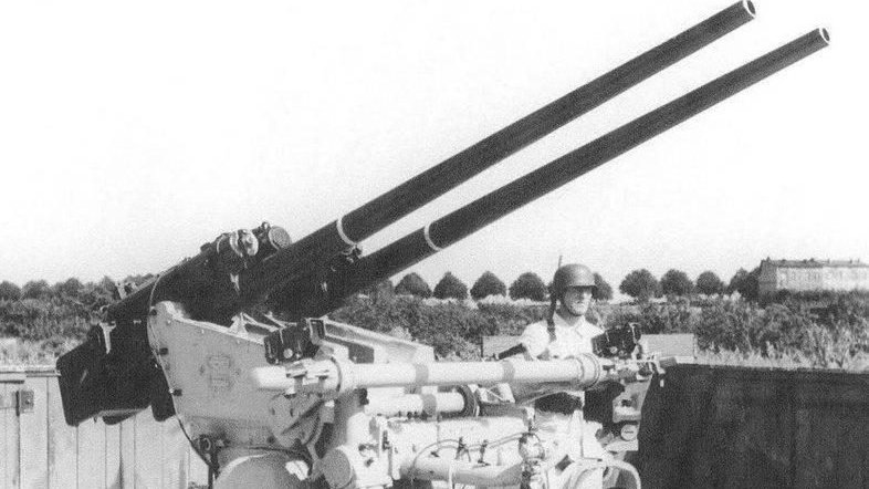 尽管争议不断，性能有限，二战德国海军依然装备30与37毫米高射炮