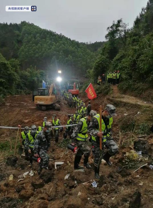 东航客机坠毁事件详情公布,尚未发现幸存人员……搜救情况最新汇总休闲区蓝鸢梦想 - Www.slyday.coM 东航客机坠毁事件详情公布,尚未发现幸存人员……搜救情况最新汇总休闲区蓝鸢梦想 - Www.slyday.coM