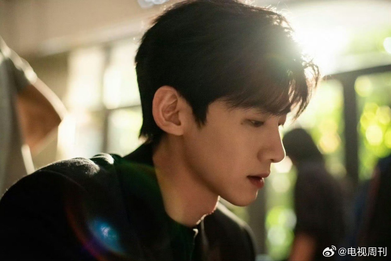 白敬亭连续两年入选广电年鉴，南来北往、不眠日作品获认可