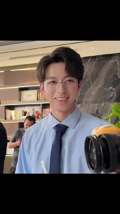 高途每周六晚20点全球同步更新，李沛恩与股东相约片场