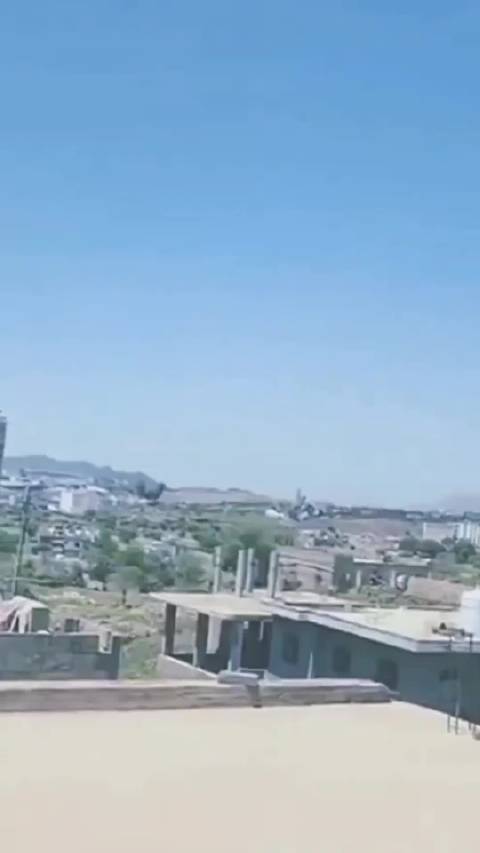 今天，沙特对也门西南部塔伊兹地区胡塞武装发动猛烈空袭…
