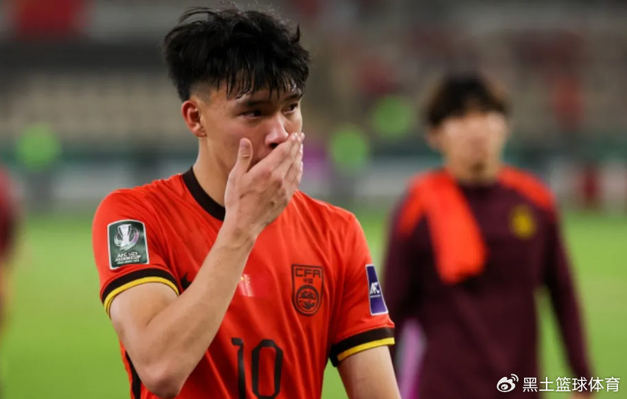 6场仅1球，王钰栋失误细节曝光，日本队球员给他做了4次表率