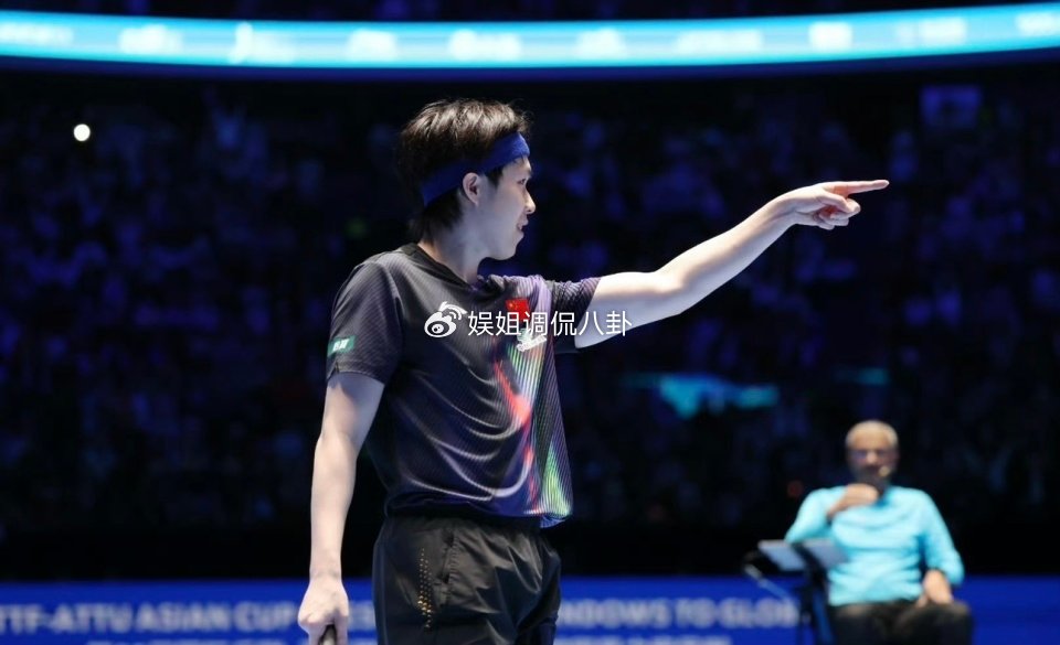 罕见一幕！王楚钦夺冠后哭了 王皓为他擦眼泪 动情发声：把冠军留在中