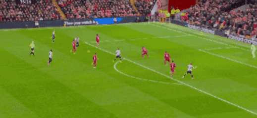 维尔茨传射埃基蒂克双响，萨拉赫英超历史第一人，利物浦4-1纽卡