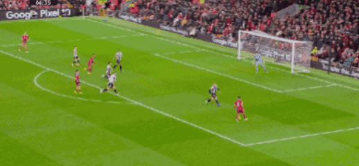 维尔茨传射埃基蒂克双响，萨拉赫英超历史第一人，利物浦4-1纽卡