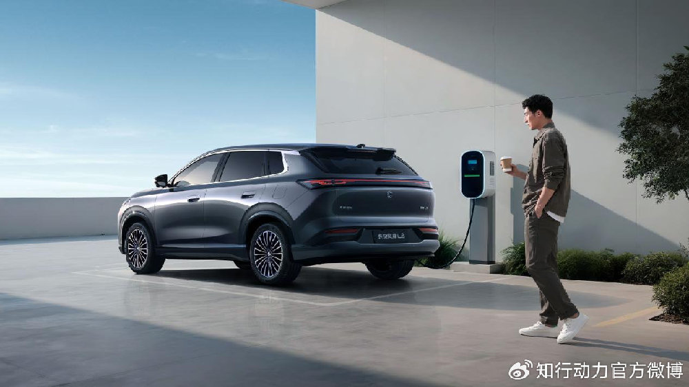 东风风神 L8 成都车展上市，11.39 万起打造 “超理想移动家”