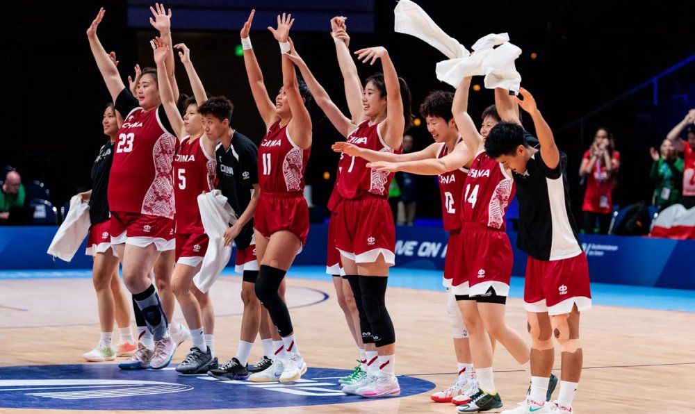 中国大运女篮第3节一波17-2逆转美国卫冕 唐子婷16分陈玉捷19分