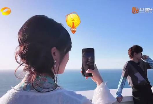 这俩如同亲兄弟般的默契 好怕你俩笑岔气了