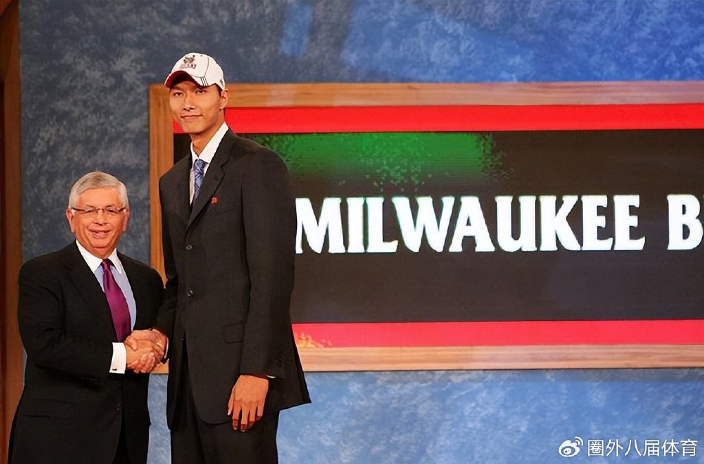 雄鹿当年六号签选中易建联可谓非常重视，为何一年之后就放弃了？