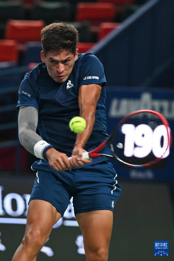 上海网球大师赛：张之臻不敌巴埃斯