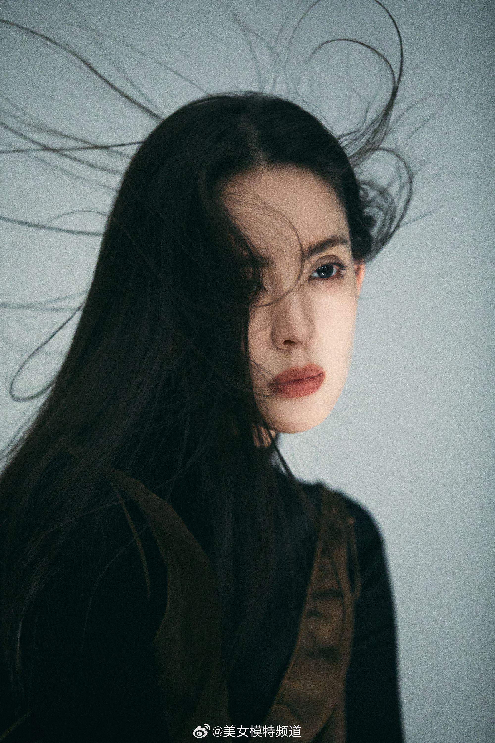 古力娜扎瑞丽封面花絮美照