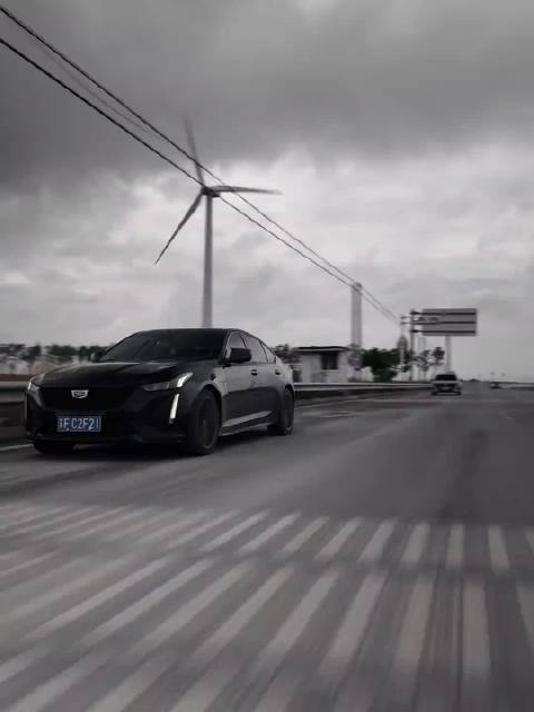 希望你开上CT5的时候 她还没有谈婚论嫁