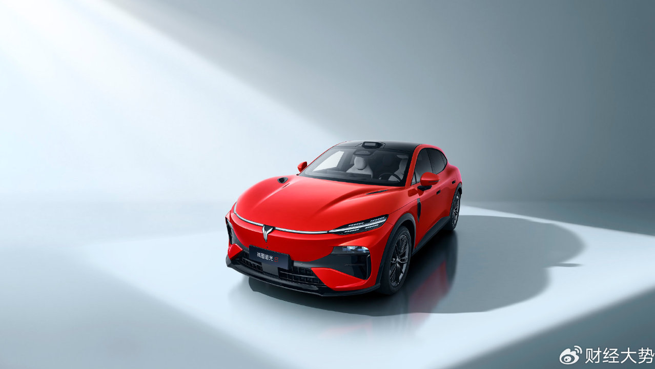 5C 超充 + 740km 长续航，岚图追光 S 打造高效纯电出行新范式