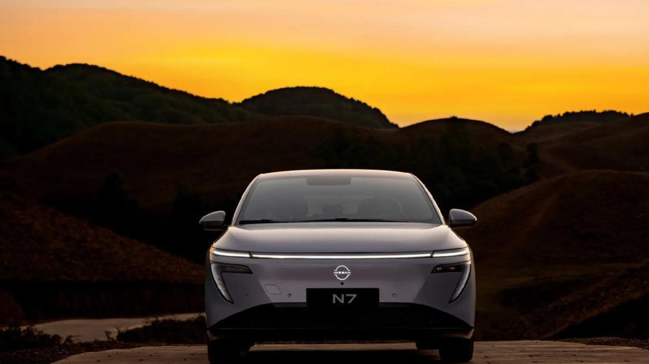 东风日产太狠：一口气上市4款新车，轩逸三代车型同堂销售