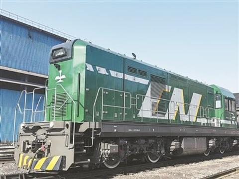 全国首批油电混合动力内燃机车交付使用